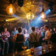 Münchner Bar mit Diskokugel, Edison-Glühbirnen und tanzenden Gästen in Tracht unter goldenem und blauem Licht.