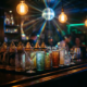 Oktoberfest-Steinkrüge und bunte Cocktailgläser auf einer dunklen Bar, beleuchtet von Discokugel und Edison-Glühbirnen in Amber und Blau.